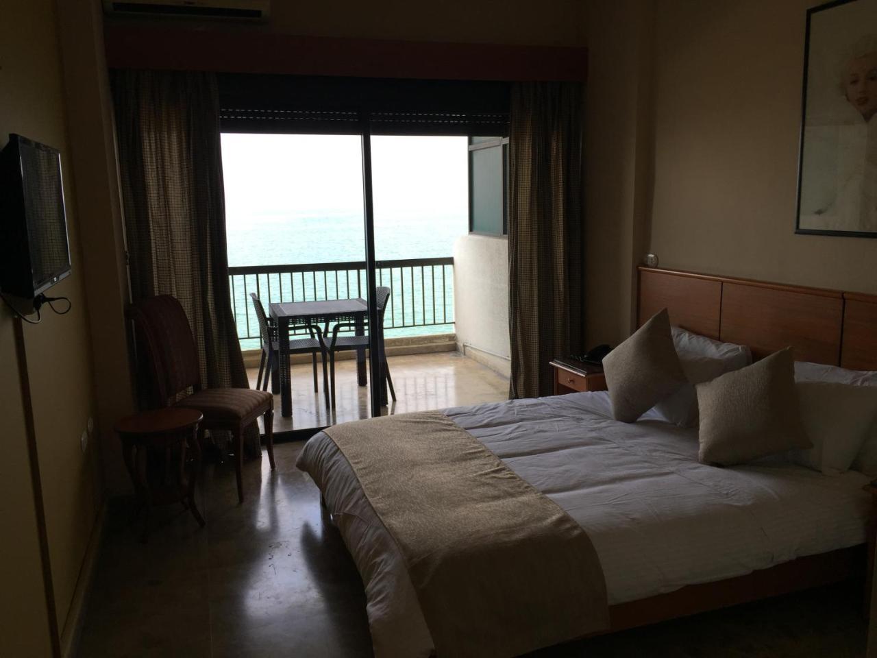 Holiday Suites Hotel & Beach Resort Джуния Экстерьер фото