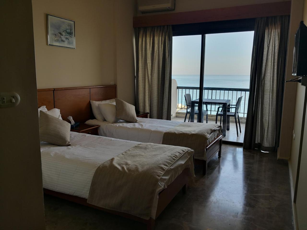 Holiday Suites Hotel & Beach Resort Джуния Экстерьер фото