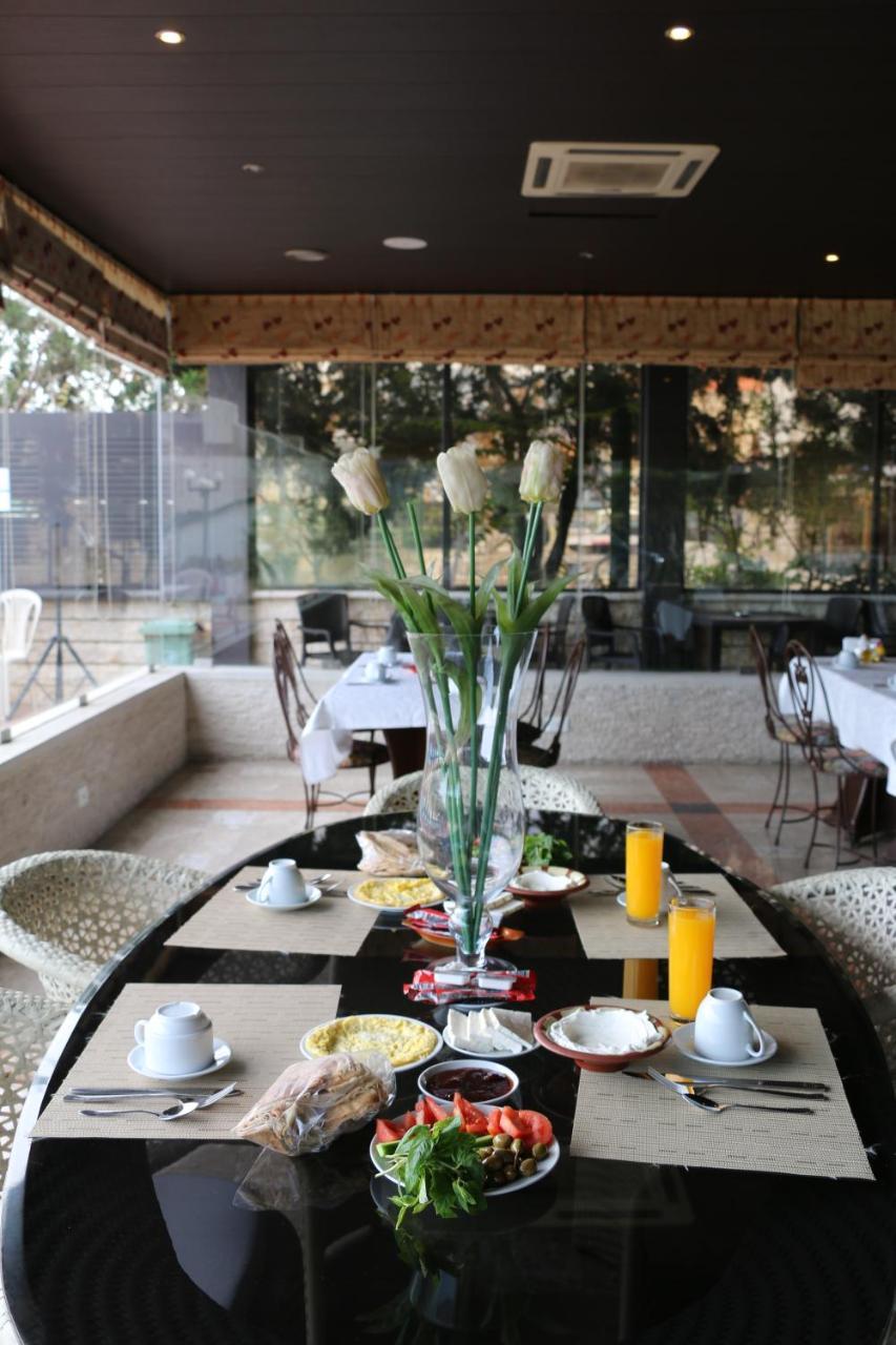 Holiday Suites Hotel & Beach Resort Джуния Экстерьер фото