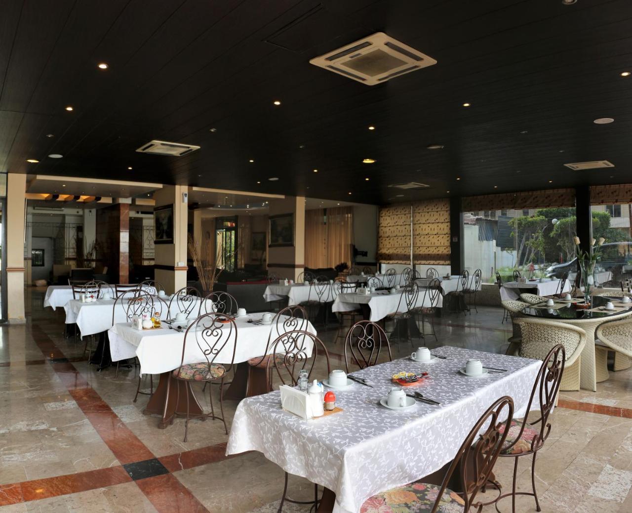 Holiday Suites Hotel & Beach Resort Джуния Экстерьер фото