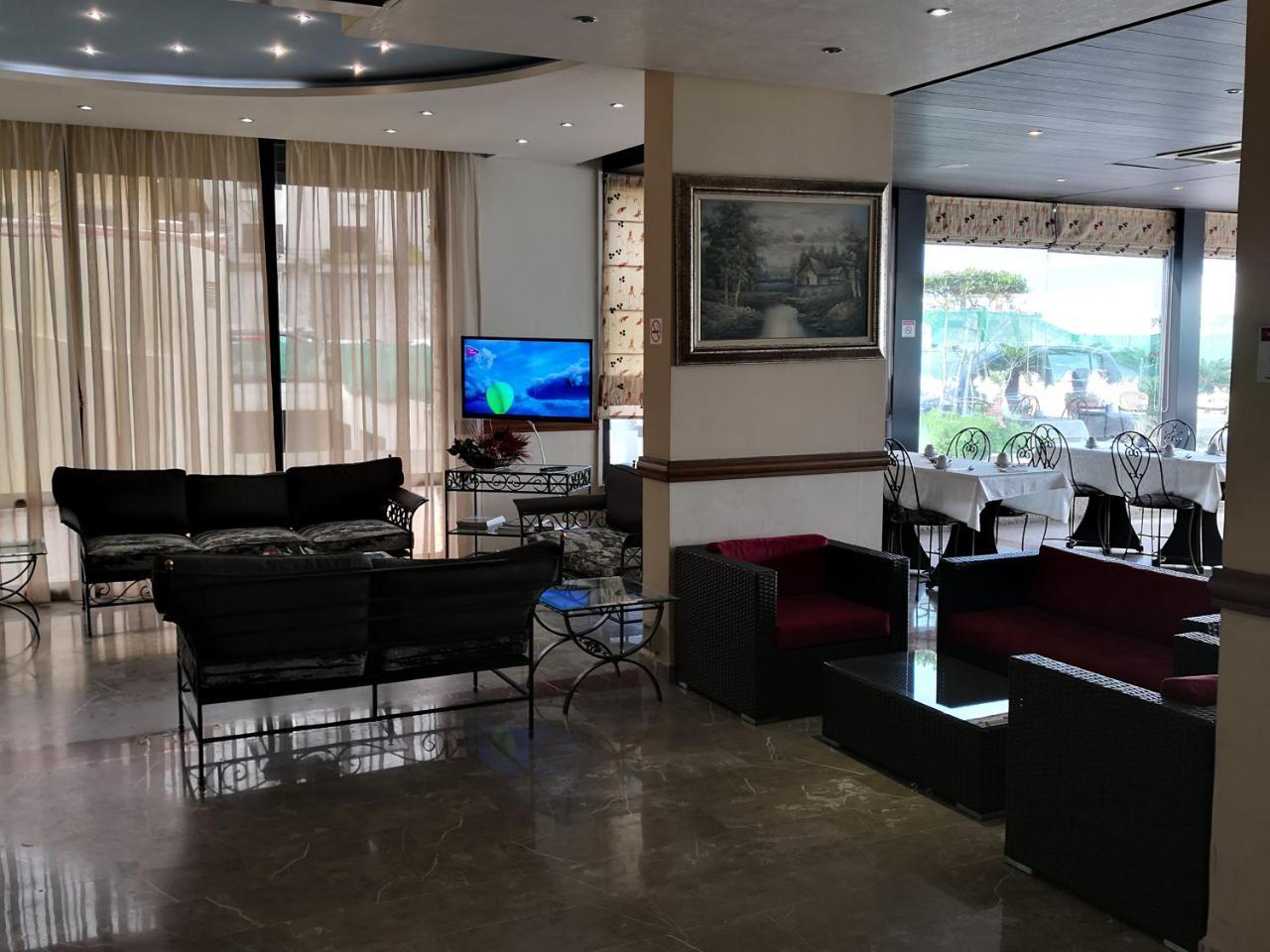 Holiday Suites Hotel & Beach Resort Джуния Экстерьер фото